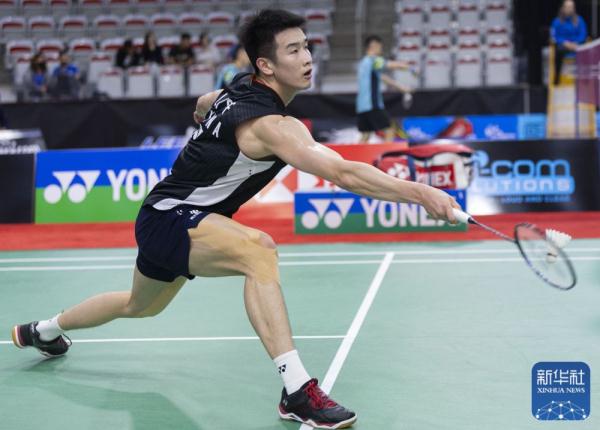 更高的球员 更高的球员