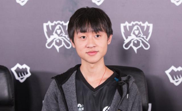 人民日报评论员：弘扬体育精神 振奋中国力量.