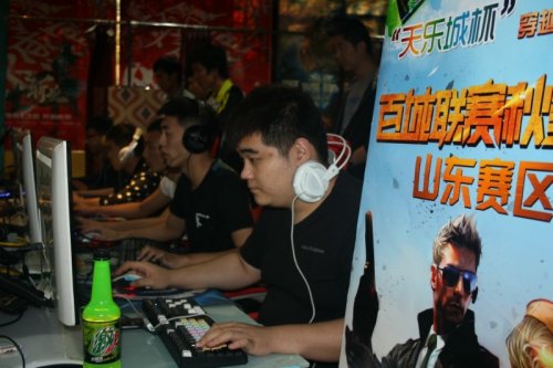 边锋让出纵 边锋让出纵